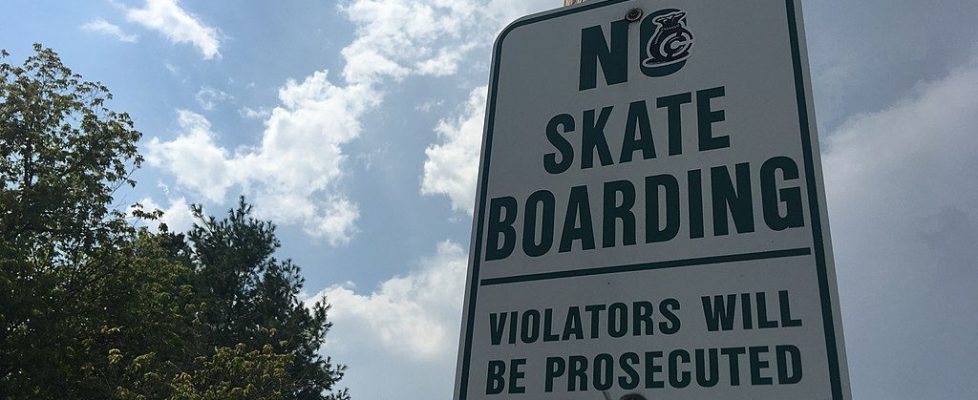 1024px-No_Skateboarding_Sign